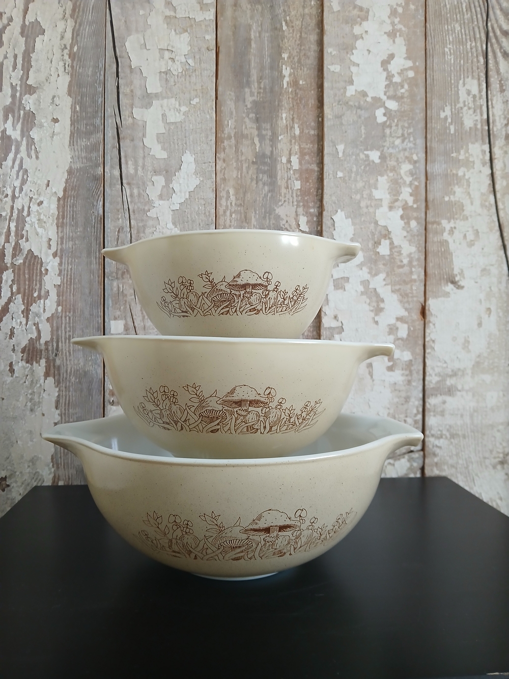 Pyrex Vintage Beige Mushroom Nesting Mixing Bowls/ Cottagecore/Farmhouse